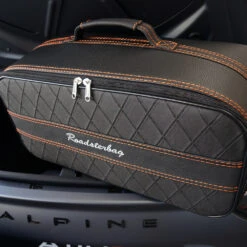 Alpine A110 1-tlg. Taschenset Hinterer Kofferraum (EU) 8 Alpine A110 1-tlg. Taschenset Hinterer Kofferraum (EU) -Brax Taschen Deutschland Verkaufs-Shop 1048205 DSC02965