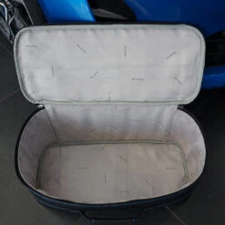 Alpine A110 1-tlg. Taschenset Hinterer Kofferraum (EU) 10 Alpine A110 1-tlg. Taschenset Hinterer Kofferraum (EU) -Brax Taschen Deutschland Verkaufs-Shop 1048205 DSC03021