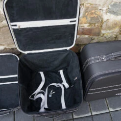 Aston Martin Vantage Roadster Ab 2020 + 2024 Kofferset Kofferraum 4-tlg. 9 Aston Martin Vantage Roadster Ab 2020 + 2024 Kofferset Kofferraum 4-tlg. -Brax Taschen Deutschland Verkaufs-Shop 1048217 DSC05098