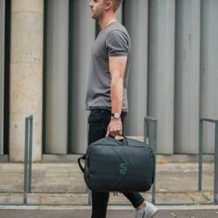 Backpack Pro - Blau -Brax Taschen Deutschland Verkaufs-Shop 1048241 Rucksack seitlich tragenmin 1080x 1920x1920