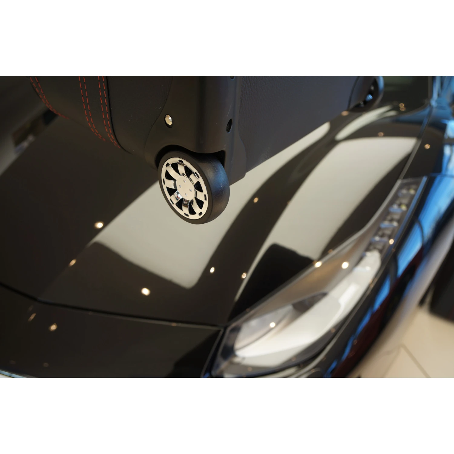 Ferrari 458 Italia/Spider + 488 GTB/Spider (EU-Version) - 3-tlg. Kofferset Kofferraum - Rote Naht 10 Ferrari 458 Italia/Spider + 488 GTB/Spider (EU-Version) - 3-tlg. Kofferset Kofferraum - Rote Naht – Bild 10