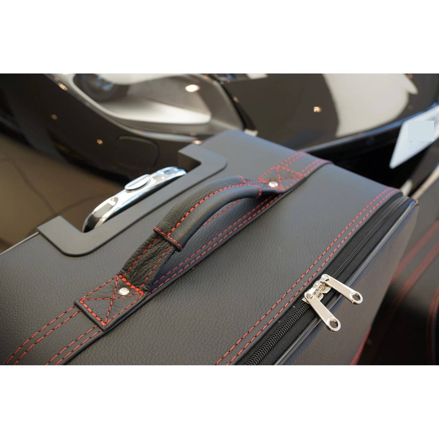 Ferrari 458 Italia/Spider + 488 GTB/Spider (EU-Version) - 3-tlg. Kofferset Kofferraum - Rote Naht 6 Ferrari 458 Italia/Spider + 488 GTB/Spider (EU-Version) - 3-tlg. Kofferset Kofferraum - Rote Naht – Bild 6