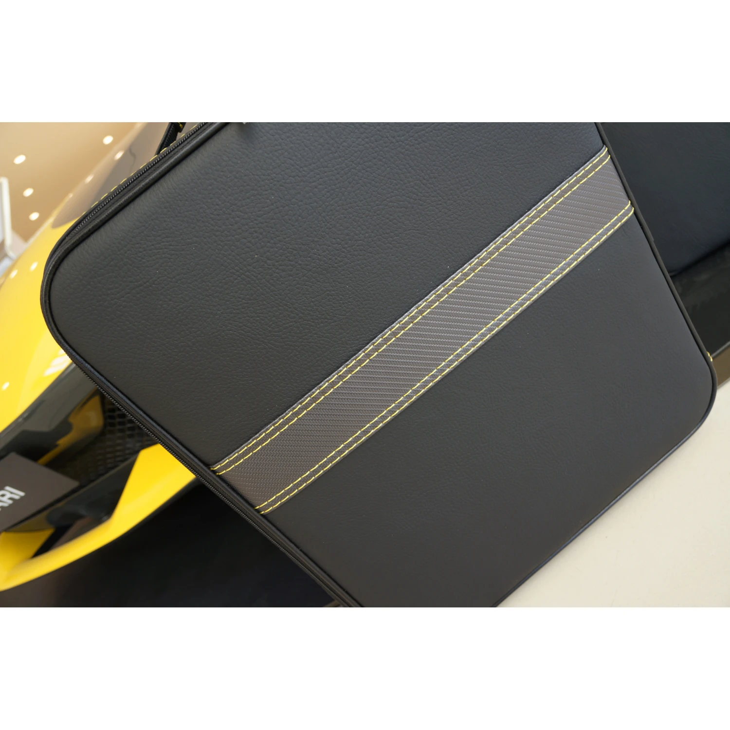 Ferrari 296 GTB / 296 GTS, Coupé + Spider - 2-tlg. Kofferset Kofferraum 4 Ferrari 296 GTB / 296 GTS, Coupé + Spider - 2-tlg. Kofferset Kofferraum – Bild 4