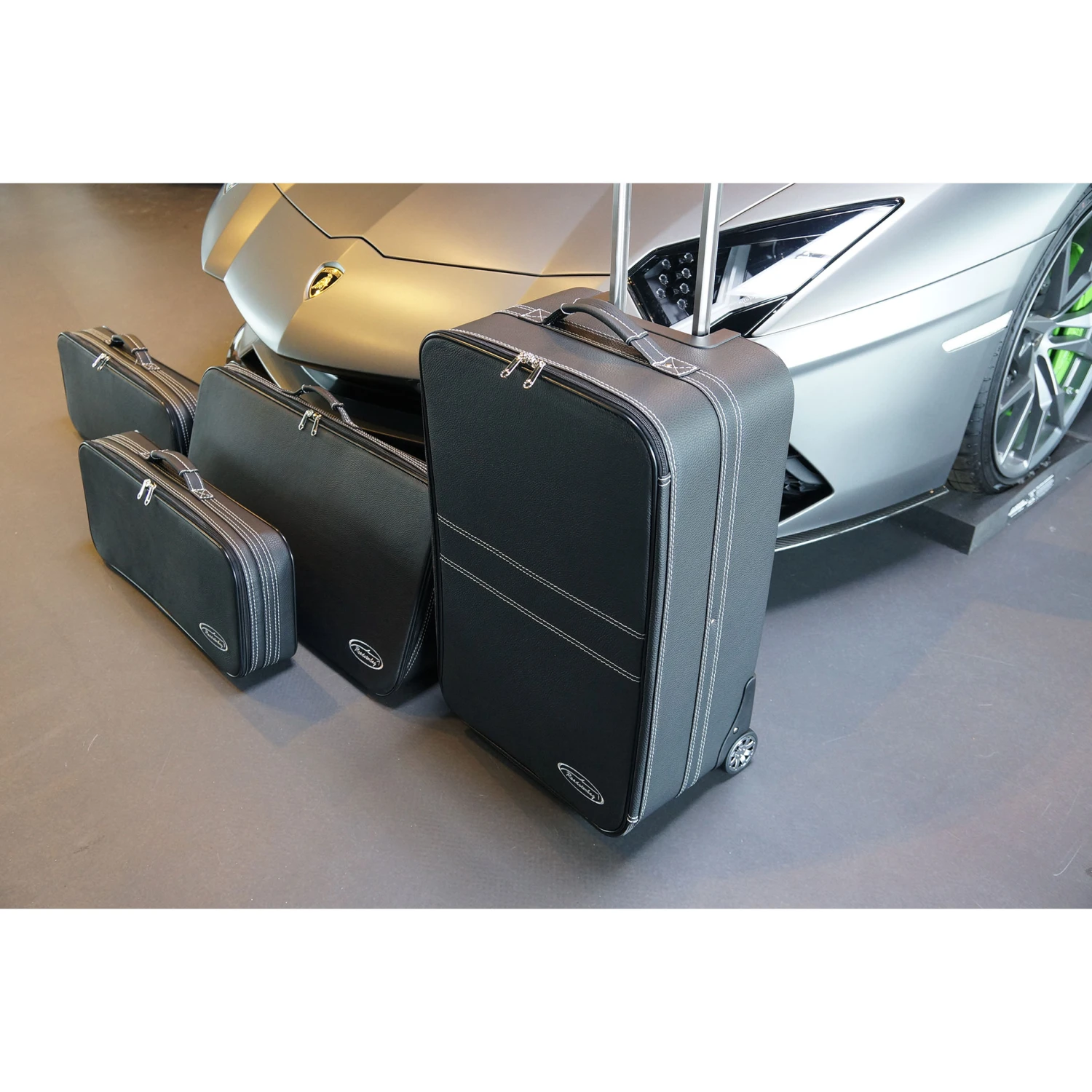 Lamborghini Aventador Coupé (EU) - 4tlg. Kofferset Kofferraum 1 Lamborghini Aventador Coupé (EU) - 4tlg. Kofferset Kofferraum