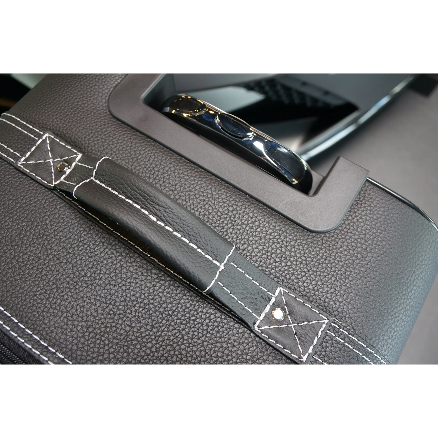 Lamborghini Aventador Coupé (EU) - 4tlg. Kofferset Kofferraum 4 Lamborghini Aventador Coupé (EU) - 4tlg. Kofferset Kofferraum – Bild 4